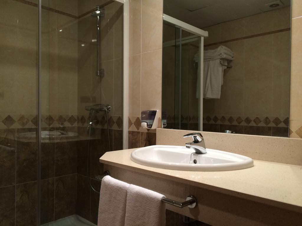 Hostal Los Valles Bielsa Pokoj fotografie