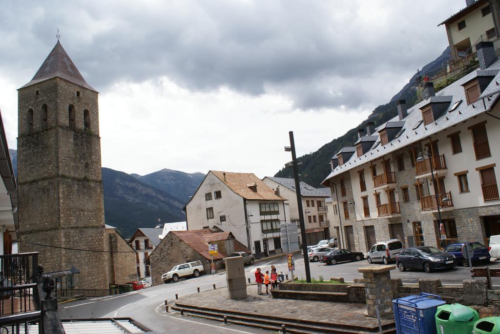 Hostal Los Valles Bielsa Exteriér fotografie
